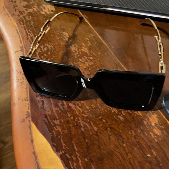 "Ali" oversized square sunglasses - Picture 3 of 8